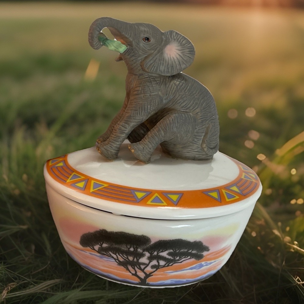 Lenox Vtg 1994 Baby Elephant Music Box Aztec Pattern‎ Africa Sunset Baby Gift